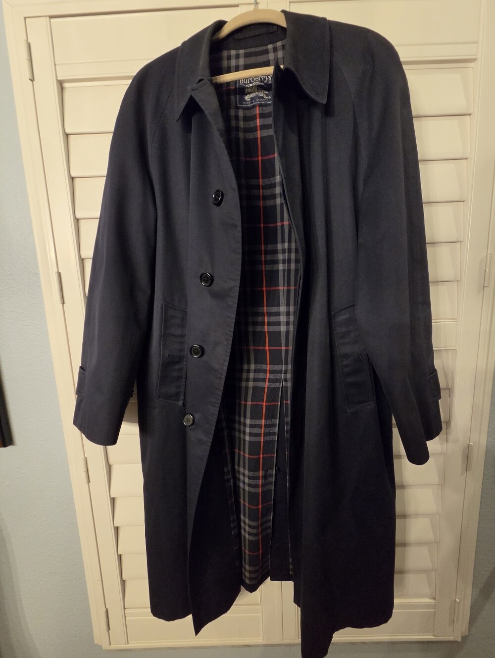 Burberry Authentic Men’s Navy Vintage 1989 Trench with Red/Black Interior Accent